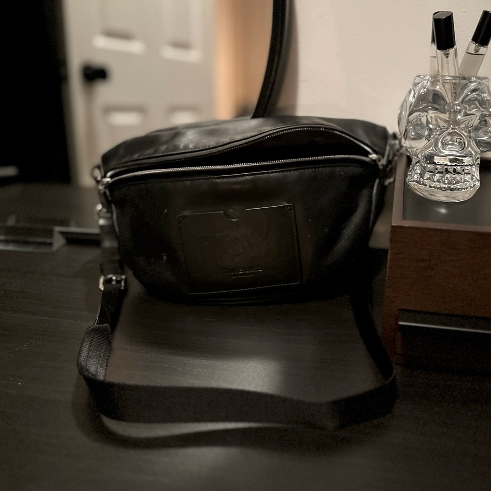 Timbuk2 Croissant Leather Crossbody/Sling Tote Bag